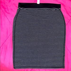 Grey/black skirt